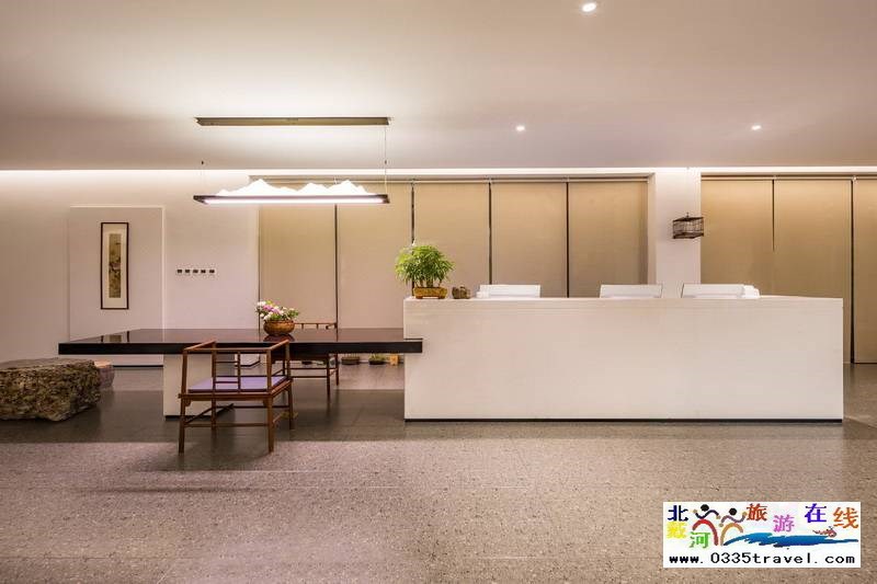 秦皇島燕山大學(xué)閑庭四藝酒店電話18633570222